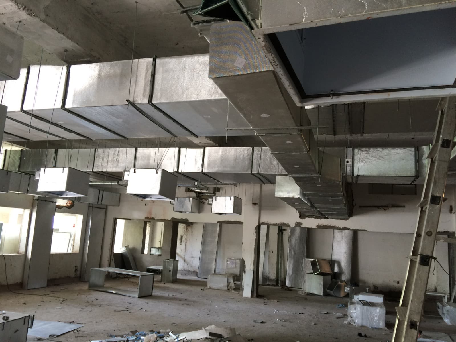 GI ducting installation with main trunk and drop-down diffuser boxes